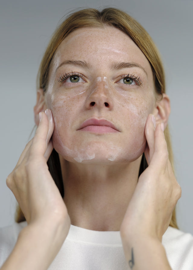 Sunlight Mat Dry Touch Fluid SPF50+