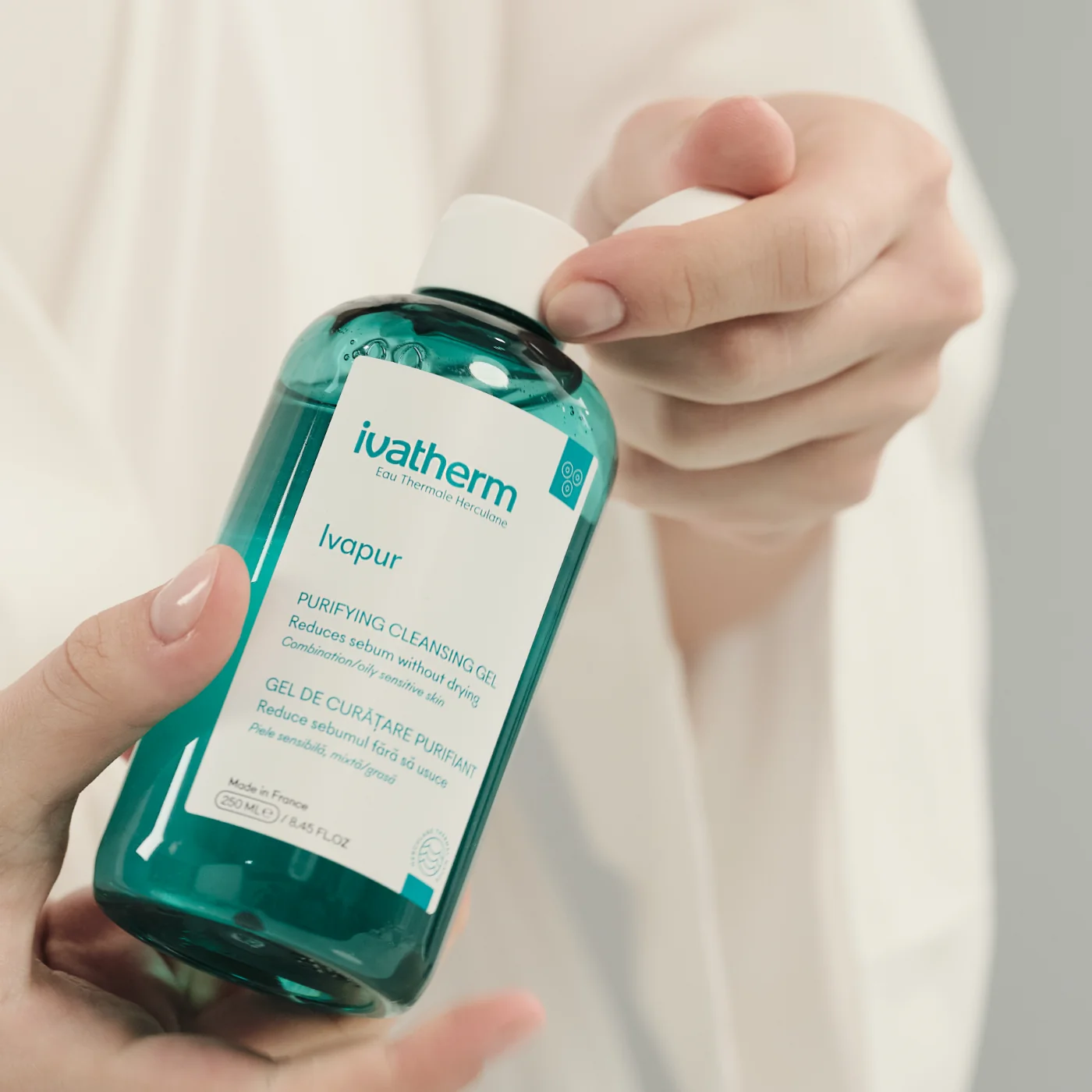 Ivapur <br> PURIFYING CLEANSING GEL - Image 2