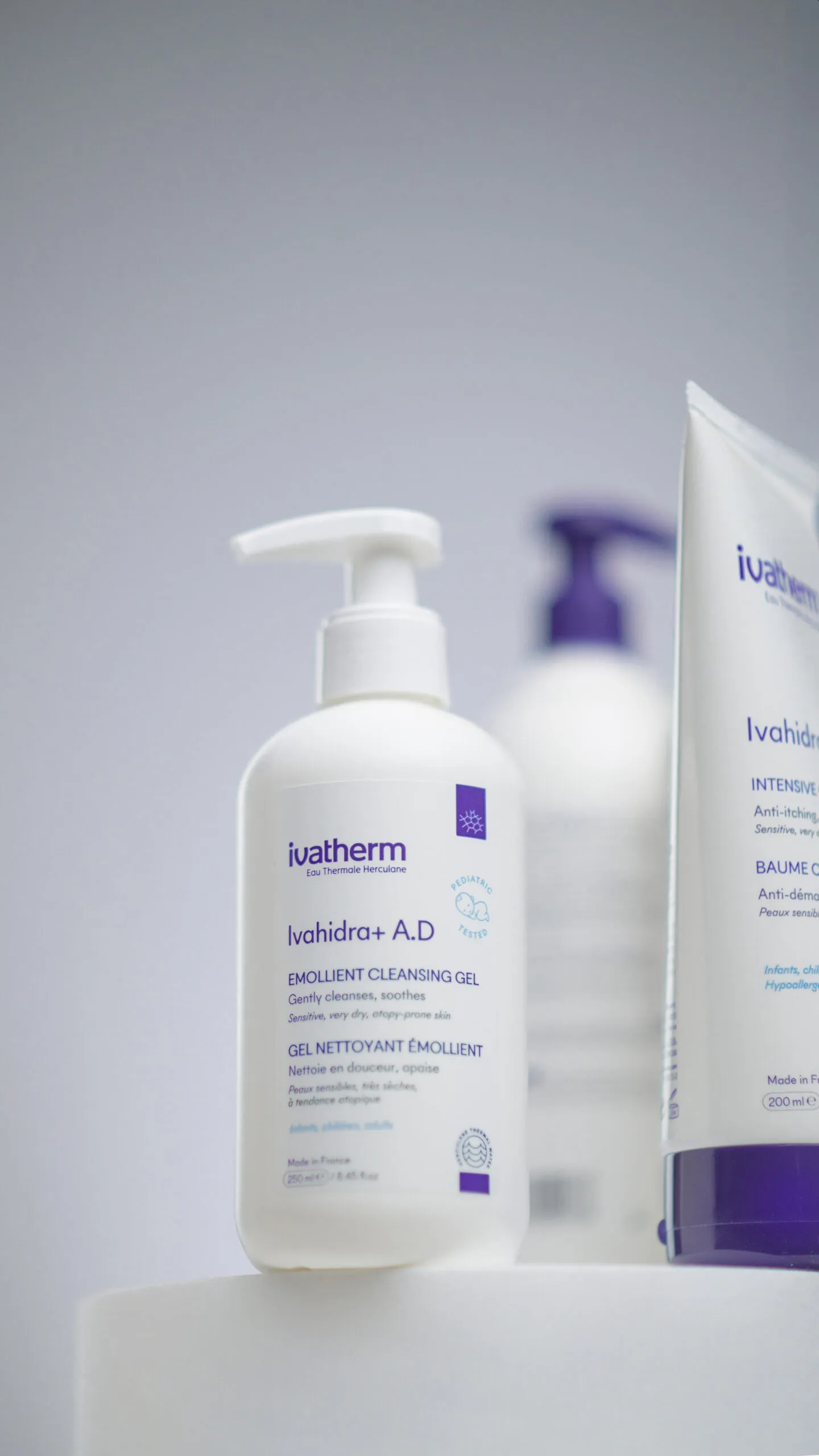 Ivahidra+ A.D <br> EMOLLIENT CLEANSING GEL - Image 3