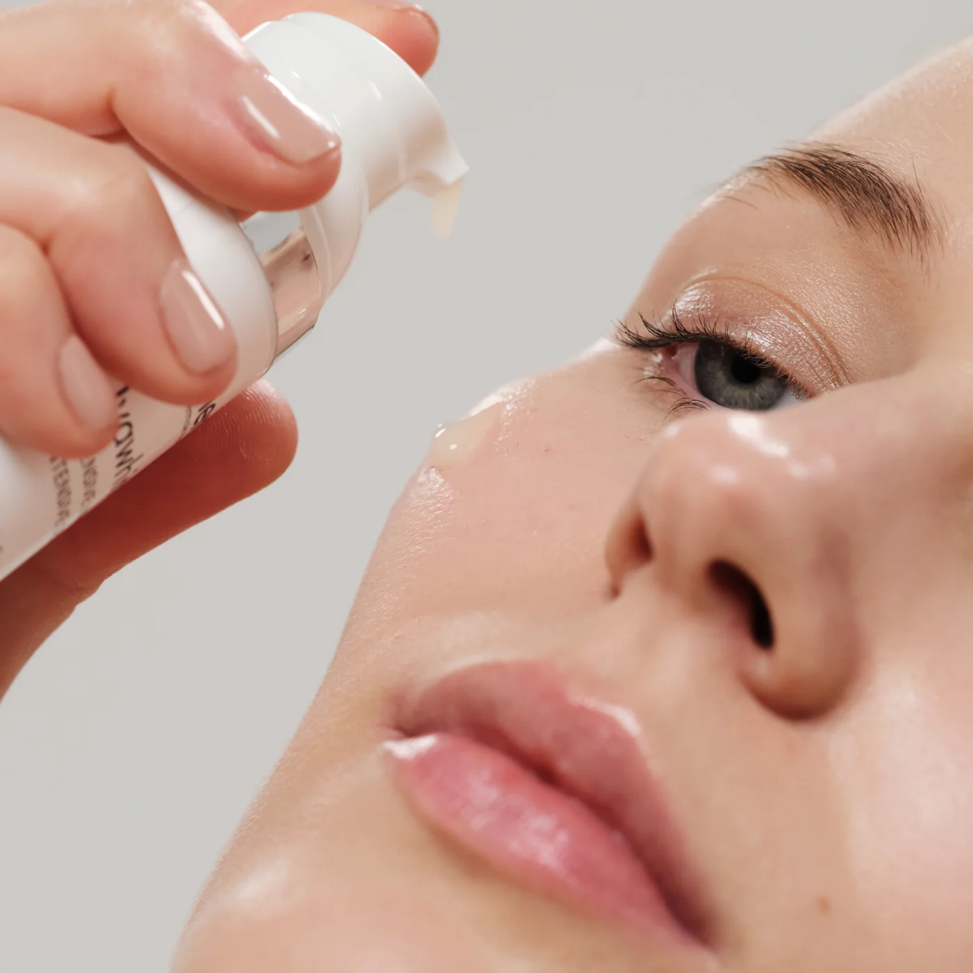 Ivawhite <br> WHITENING NIGHT FLUID - Image 3