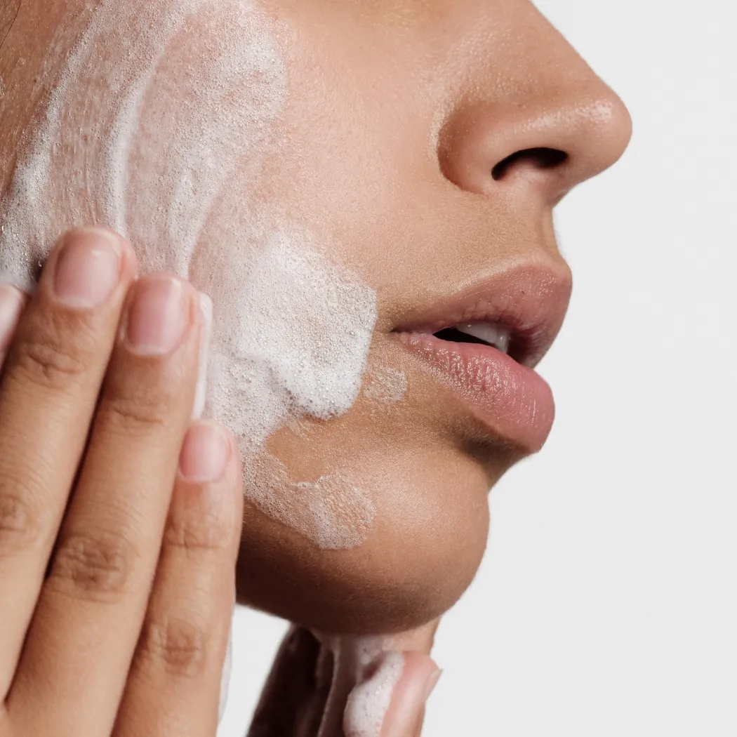 Ivapur <br> Cleansing Foam with salicylic acid 2% - Image 3
